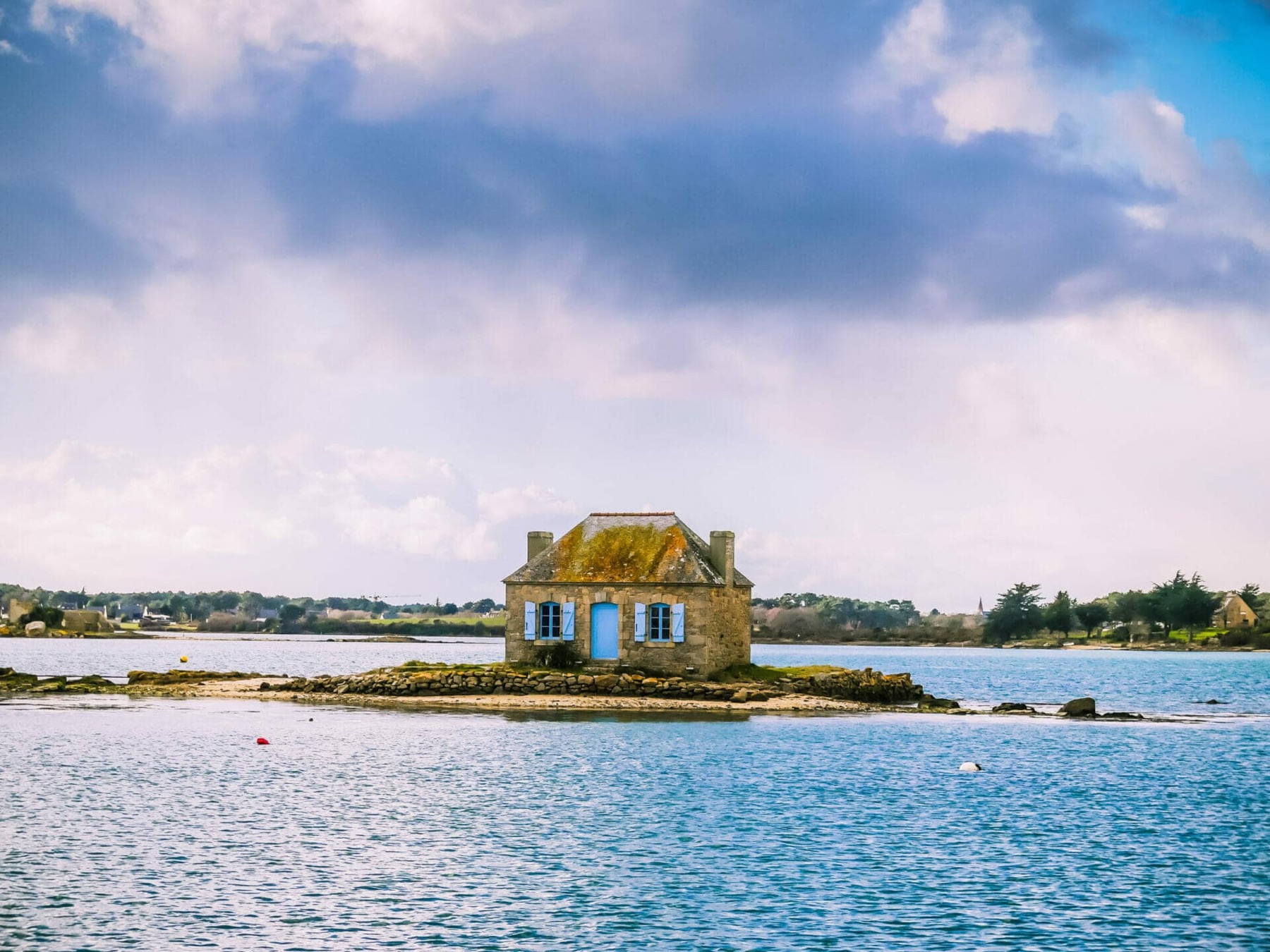 Maison aux volets bleus, Île Saint-Cado